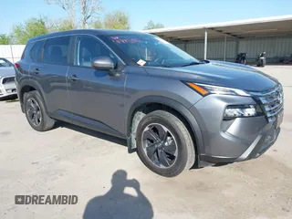2024 Nissan Rogue SV z VIN JN8BT3BA3RW002234, wystawiony jako IAAI lot #41991592 z przebiegiem 14 587 mil mil oraz . Historia ofert i sprzedaży dostępna na DreamBid. Obrazek 1.
