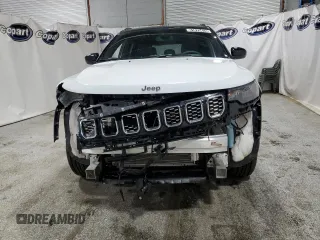 2025 Jeep Compass Limited with VIN 3C4NJDCN0ST565517, listed as a Copart auction lot 61679475 with 6,153 mi miles and Clean title. Bid and sale history available at DreamBid. Image 5.