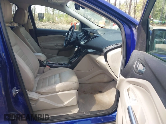 2014 Ford Escape Titanium with VIN 1FMCU9J94EUC38996, listed as a IAAI auction lot 41952267 with 211,375 mi miles. Bid and sale history available at carsss.com. Image 5.