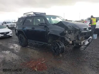 2018 Toyota 4Runner SR5 with VIN JTEBU5JR4J5594423, listed as a IAAI auction lot 41272331 with 166,612 mi miles. Bid and sale history available at carsss.com. Image 1.