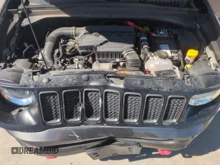 2021 Jeep Renegade Trailhawk with VIN ZACNJDC13MPM09881, listed as a Copart auction lot 57491455 with 24,668 mi miles and Salvage title. Bid and sale history available at DreamBid. Image 12.