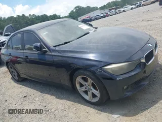 2015 BMW 3 Series 328i xDrive с VIN WBA3B5C54FF961859, выставлен на аукционе IAAI как лот 42647467 с пробегом Не указан миль и . История ставок и продаж доступна на DreamBid. Изображение 12.