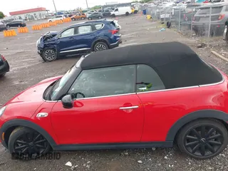 2019 MINI Convertible Cooper S с VIN WMWWG9C51K3E39565, выставлен на аукционе IAAI как лот 42125546 с пробегом 58 634 миль миль и . История ставок и продаж доступна на DreamBid. Изображение 14.