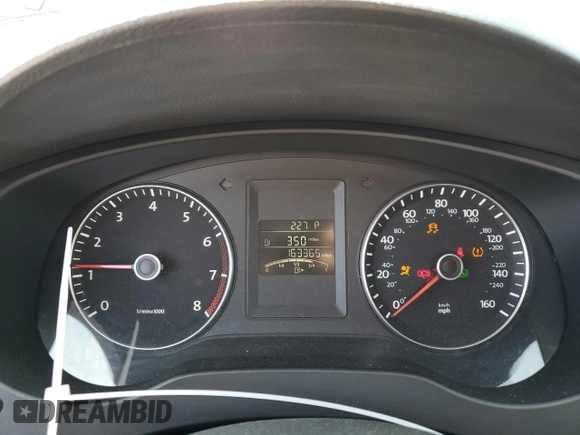 2014 Volkswagen Jetta SE with VIN 3VWD17AJ0EM268515, listed as a Copart auction lot 59977225 with 163,365 mi miles and Salvage title. Bid and sale history available at DreamBid. Image 9.