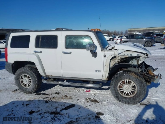 2008 Hummer H3 SUV with VIN 5GTEN13E488164197, listed as a IAAI auction lot 41325754 with 274,440 mi miles. Bid and sale history available at carsss.com. Image 14.