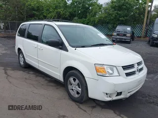 2010 Dodge Grand Caravan Hero z VIN 2D4RN3D15AR490314, wystawiony jako IAAI lot #42393495 z przebiegiem 231 813 mil mil oraz . Historia ofert i sprzedaży dostępna na DreamBid. Obrazek 1.