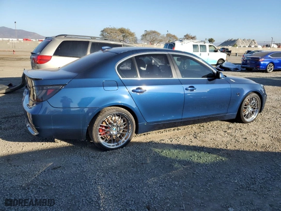 2007 BMW 5 Series 530i with VIN WBANE735X7CM51370, listed as a Copart auction lot 42332375 with 0 mi miles and Salvage Title. Bid and sale history available at carsss.com. Image 3.