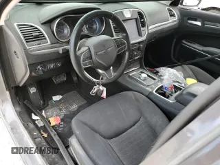2019 Chrysler 300 Touring with VIN 2C3CCAAG8KH602041, listed as a Copart auction lot 49162125 with 77,740 mi miles and Salvage Title. Bid and sale history available at carsss.com. Image 8.