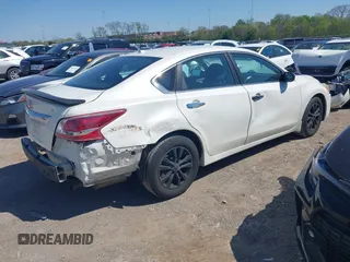 2015 Nissan Altima 2.5 SV with VIN 1N4AL3AP7FC168658, listed as a IAAI auction lot 42044500 with 185,968 mi miles. Bid and sale history available at carsss.com. Image 4.