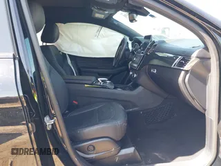 2019 Mercedes-Benz GLE 43 AMG z VIN 4JGED6EB2KA152510, wystawiony jako IAAI lot #41991265 z przebiegiem 34 470 mil mil oraz . Historia ofert i sprzedaży dostępna na DreamBid. Obrazek 5.