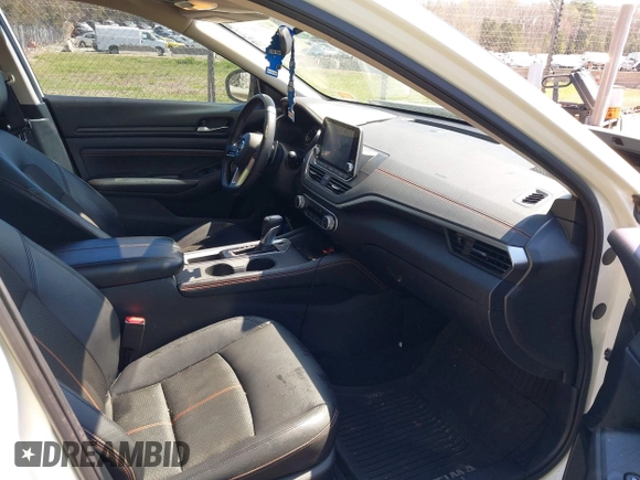 2019 Nissan Altima 2.5 SR with VIN 1N4BL4CV7KC169504, listed as a IAAI auction lot 41891687 with 88,906 mi miles. Bid and sale history available at carsss.com. Image 5.