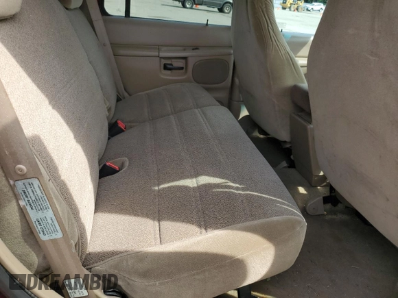 1998 Ford Explorer XL с VIN 1FMZU34EXWUB43957, выставлен на аукционе Copart как лот 61584935 с пробегом 259 020 миль миль и Списание • Salvage title. История ставок и продаж доступна на DreamBid. Изображение 11.
