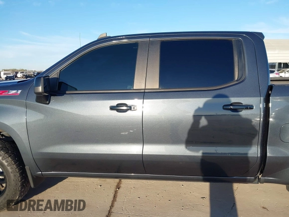2021 Chevrolet Silverado 1500 LT Trail Boss with VIN 1GCPYFED2MZ116887, listed as a IAAI auction lot 40940453 with 43,449 mi miles and . Bid and sale history available at DreamBid. Image 14.
