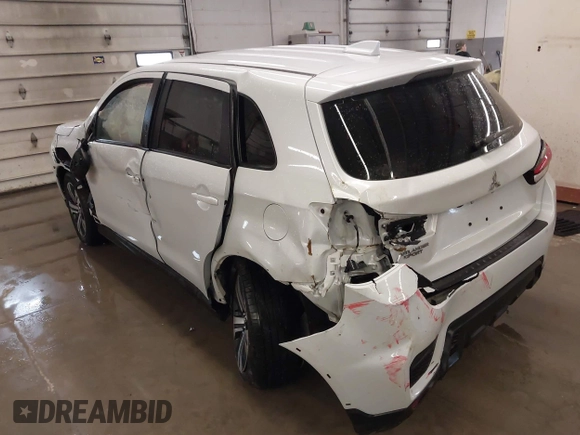 2023 Mitsubishi Outlander ES z VIN JA4ARUAU3PU016211, wystawiony jako IAAI lot #41554954 z przebiegiem 10 778 mil mil oraz . Historia ofert i sprzedaży dostępna na DreamBid. Obrazek 3.