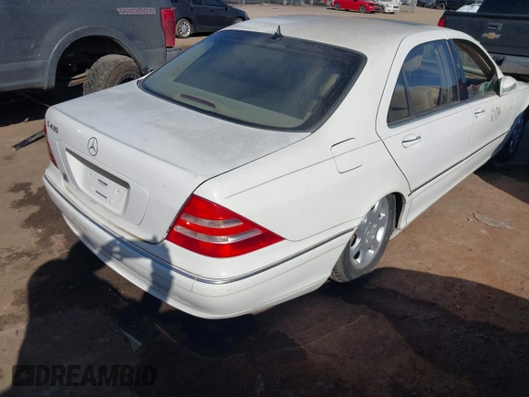2002 Mercedes-Benz S-Class 4.3L with VIN WDBNG70J52A275068, listed as a IAAI auction lot 41570286 with 123,211 mi miles. Bid and sale history available at carsss.com. Image 4.
