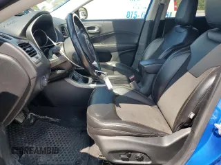 2020 Jeep Compass North z VIN 3C4NJDBB9LT255410, wystawiony jako Copart lot #56552915 z przebiegiem 38 959 mil mil oraz Szkoda całkowita • Salvage title. Historia ofert i sprzedaży dostępna na DreamBid. Obrazek 7.