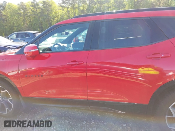 2021 Chevrolet Blazer RS z VIN 3GNKBKRSXMS532963, wystawiony jako IAAI lot #42042190 z przebiegiem 67 275 mil mil oraz . Historia ofert i sprzedaży dostępna na DreamBid. Obrazek 14.