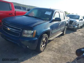 2007 Chevrolet Avalanche LS with VIN 3GNEC12027G139706, listed as a IAAI auction lot 42010094 with 240,529 mi miles. Bid and sale history available at carsss.com. Image 2.