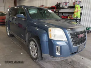 2011 GMC Terrain SLE-1 z VIN 2CTFLREC4B6344826, wystawiony jako IAAI lot #42183532 z przebiegiem 140 668 mil mil oraz . Historia ofert i sprzedaży dostępna na DreamBid. Obrazek 1.