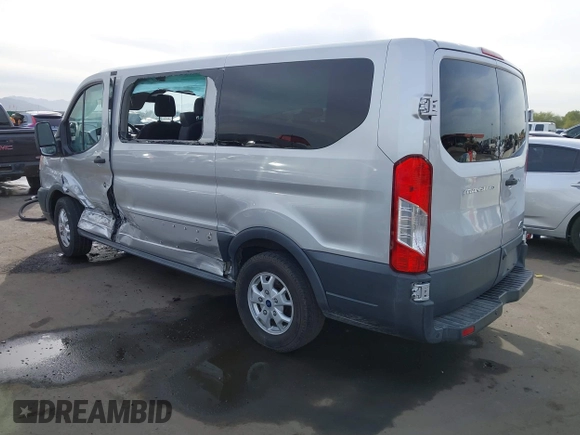 2015 Ford Transit XL z VIN 1FMZK1YMXFKA97523, wystawiony jako IAAI lot #40971108 z przebiegiem 253 712 mil mil oraz . Historia ofert i sprzedaży dostępna na DreamBid. Obrazek 3.