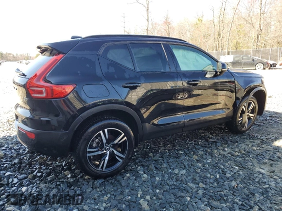 2024 Volvo XC40 Core Bright Theme z VIN YV4L12UK8R2334535, wystawiony jako Copart lot #50716025 z przebiegiem 22 014 mil mil oraz Czysty tytuł • Clean title. Historia ofert i sprzedaży dostępna na DreamBid. Obrazek 3.