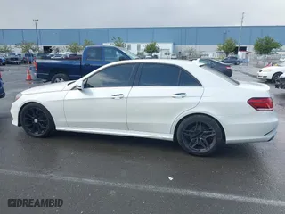 2014 Mercedes-Benz E-Class E 350 Luxury with VIN WDDHF8JB0EA850671, listed as a IAAI auction lot 41935999 with 139,386 mi miles. Bid and sale history available at carsss.com. Image 15.