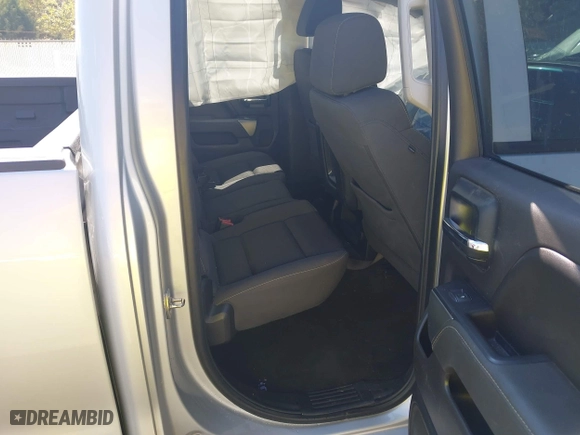 2016 Chevrolet Silverado 1500 LT with VIN 1GCRCREC3GZ119267, listed as a IAAI auction lot 40692574 with 136,704 mi miles. Bid and sale history available at carsss.com. Image 8.