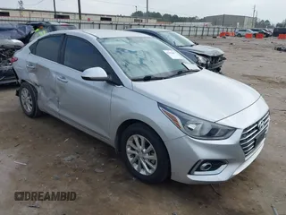 2020 Hyundai Accent SE with VIN 3KPC24A63LE126821, listed as a IAAI auction lot 41555407 with 33,639 mi miles. Bid and sale history available at carsss.com. Image 1.