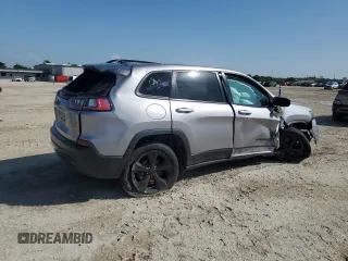 2019 Jeep Cherokee Latitude Plus with VIN 1C4PJLLB6KD338752, listed as a Copart auction lot 56044725 with 70,448 mi miles and Salvage title. Bid and sale history available at DreamBid. Image 3.