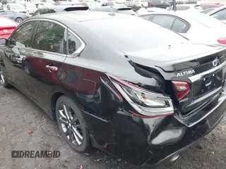 2018 Nissan Altima SV with VIN 1N4AL3AP5JC473990, listed as a IAAI auction lot 41922959 with 88,532 mi miles and . Bid and sale history available at carsss.com. Image 6.