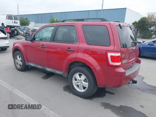 2011 Ford Escape XLT с VIN 1FMCU9D73BKC07742, выставлен на аукционе IAAI как лот 42101527 с пробегом 176 073 миль миль и . История ставок и продаж доступна на DreamBid. Изображение 3.