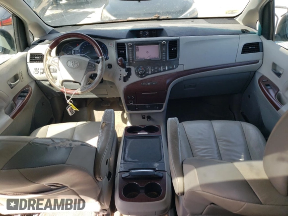2013 Toyota Sienna XLE with VIN 5TDDK3DC0DS053561, listed as a Copart auction lot 53786685 with 332,714 mi miles and Clean Title. Bid and sale history available at DreamBid. Image 8.