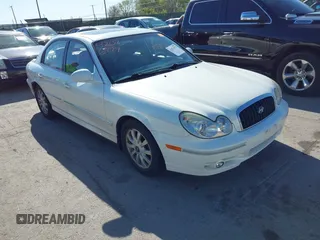 2005 Hyundai Sonata GLS with VIN KMHWF35H25A178921, listed as a IAAI auction lot 42076979 with 123,039 mi miles. Bid and sale history available at carsss.com. Image 1.