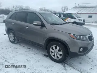 2011 Kia Sorento LX with VIN 5XYKTDA18BG153026, listed as a IAAI auction lot 41304958 with 165,841 mi miles. Bid and sale history available at carsss.com. Image 1.