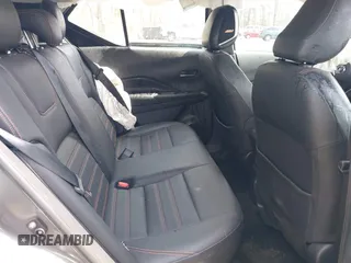 2020 Nissan Kicks SR z VIN 3N1CP5DV0LL542155, wystawiony jako IAAI lot #41997210 z przebiegiem 84 114 mil mil oraz . Historia ofert i sprzedaży dostępna na DreamBid. Obrazek 8.