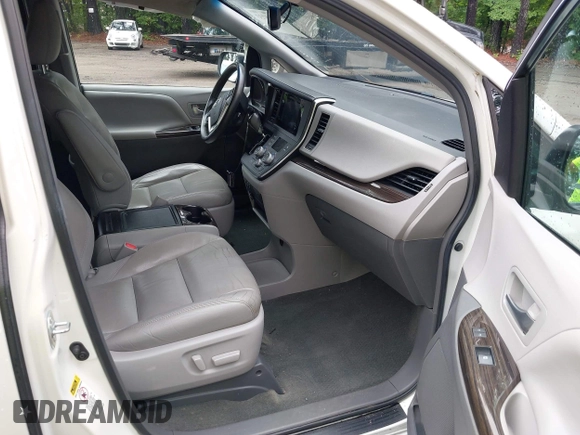 2016 Toyota Sienna XLE with VIN 5TDYK3DC9GS756582, listed as a IAAI auction lot 42506733 with 155,678 mi miles and . Bid and sale history available at DreamBid. Image 5.