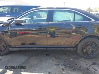 2017 Ford Police Interceptor z VIN 1FAHP2MK5HG103848, wystawiony jako IAAI lot #42042387 z przebiegiem Nie podano mil oraz . Historia ofert i sprzedaży dostępna na DreamBid. Obrazek 14.
