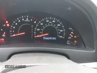 2007 Toyota Camry CE z VIN 4T1BE46KX7U587204, wystawiony jako IAAI lot #41923778 z przebiegiem 144 996 mil mil oraz . Historia ofert i sprzedaży dostępna na DreamBid. Obrazek 7.