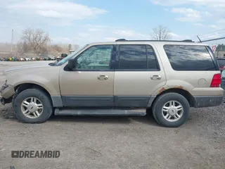 2004 Ford Expedition Special Service with VIN 1FMPU15L54LB89983, listed as a IAAI auction lot 41834577 with 193,819 mi miles. Bid and sale history available at carsss.com. Image 15.