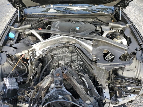 2024 BMW X4 M40i z VIN 5UX43DT00R9V20010, wystawiony jako Copart lot #51654125 z przebiegiem Nie podano mil oraz Nie do naprawy • Non repairable. Historia ofert i sprzedaży dostępna na DreamBid. Obrazek 12.