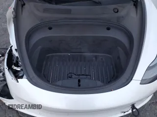2022 Tesla Model 3 z VIN 5YJ3E1EA6NF237977, wystawiony jako Copart lot #84755374 z przebiegiem 54 645 mil mil oraz Szkoda całkowita • Salvage title. Historia ofert i sprzedaży dostępna na DreamBid. Obrazek 13.
