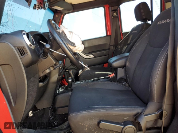 2018 Jeep Wrangler Unlimited Sahara z VIN 1C4BJWEGXJL913539, wystawiony jako Copart lot #54881915 z przebiegiem 108 119 mil mil oraz Szkoda całkowita • Salvage title. Historia ofert i sprzedaży dostępna na DreamBid. Obrazek 7.