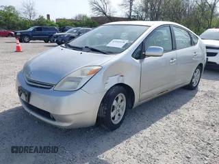 2004 Toyota Prius with VIN JTDKB20U240058943, listed as a IAAI auction lot 42103528 with 257,923 mi miles. Bid and sale history available at carsss.com. Image 2.