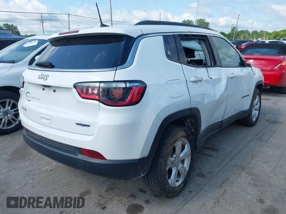 2022 Jeep Compass Latitude z VIN 3C4NJDBB9NT122004, wystawiony jako IAAI lot #42752941 z przebiegiem 108 509 mil mil oraz . Historia ofert i sprzedaży dostępna na DreamBid. Obrazek 4.