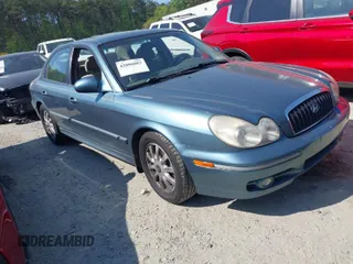 2005 Hyundai Sonata GLS with VIN KMHWF35H65A111352, listed as a IAAI auction lot 42006083 with 283,261 mi miles. Bid and sale history available at carsss.com. Image 1.
