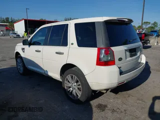 2010 Land Rover LR2 HSE z VIN SALFR2BN8AH208966, wystawiony jako IAAI lot #42258941 z przebiegiem 141 992 mil mil oraz . Historia ofert i sprzedaży dostępna na DreamBid. Obrazek 3.