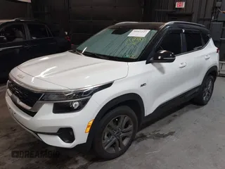 2022 Kia Seltos S z VIN KNDEUCAA8N7321186, wystawiony jako IAAI lot #39912227 z przebiegiem 15 066 mil mil oraz . Historia ofert i sprzedaży dostępna na DreamBid. Obrazek 2.