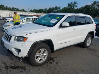 2016 Jeep Grand Cherokee Laredo with VIN 1C4RJFAG0GC324917, listed as a IAAI auction lot 42709325 with 271,953 mi miles and . Bid and sale history available at DreamBid. Image 18.