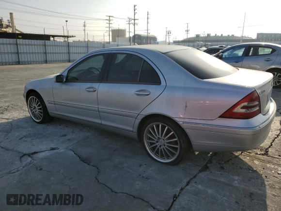 2004 Mercedes-Benz C 320 with VIN WDBRF64J84F450198, listed as a Copart auction lot 83259704 with 104,005 mi miles and Clean Title. Bid and sale history available at DreamBid. Image 2.