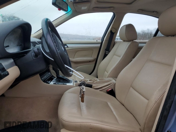 2002 BMW 3 Series 325xi with VIN WBAEU33462PF68483, listed as a Copart auction lot 82304824 with 179,275 mi miles and Salvage title. Bid and sale history available at DreamBid. Image 7.